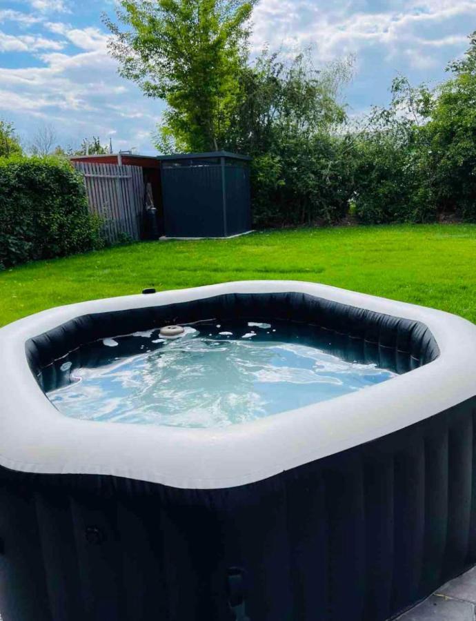 Vila Haushalfte Mit Garten, Kamin, Grill & Whirlpool Nahe Ber Berlín Exteriér fotografie