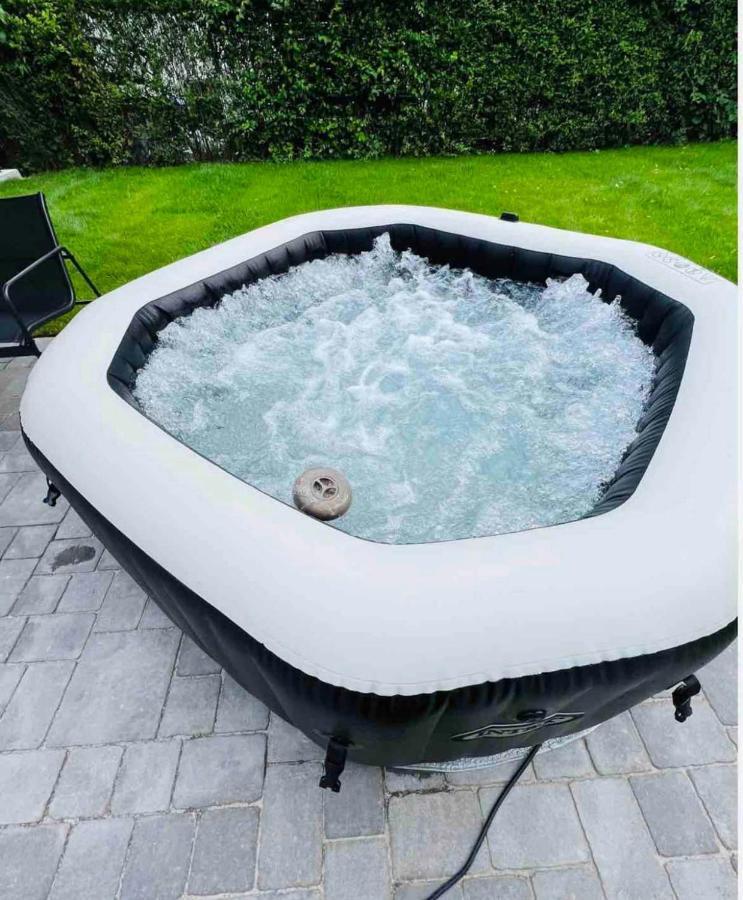 Vila Haushalfte Mit Garten, Kamin, Grill & Whirlpool Nahe Ber Berlín Exteriér fotografie
