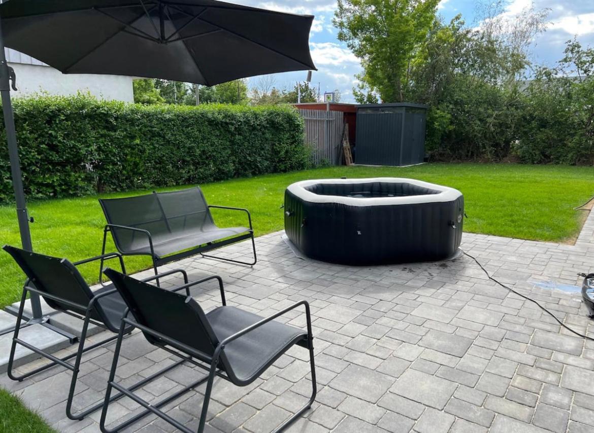 Vila Haushalfte Mit Garten, Kamin, Grill & Whirlpool Nahe Ber Berlín Exteriér fotografie