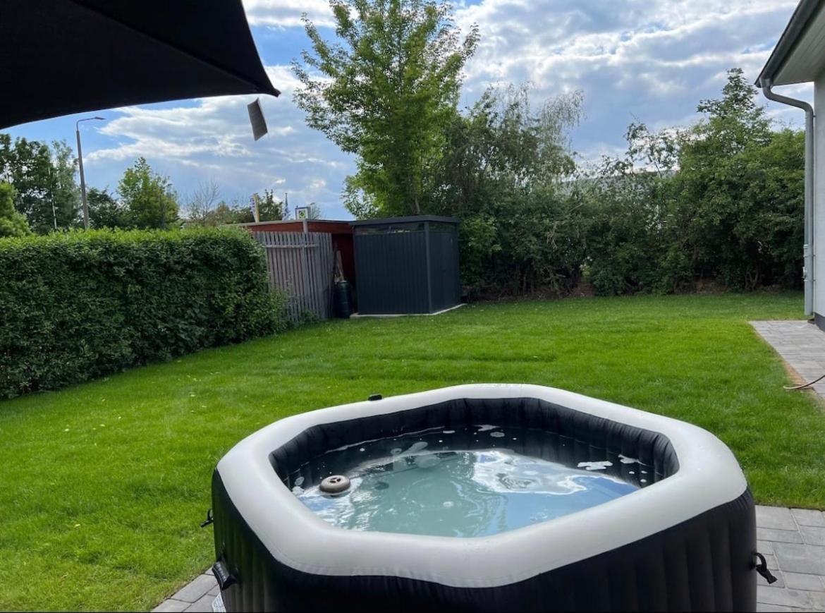 Vila Haushalfte Mit Garten, Kamin, Grill & Whirlpool Nahe Ber Berlín Exteriér fotografie
